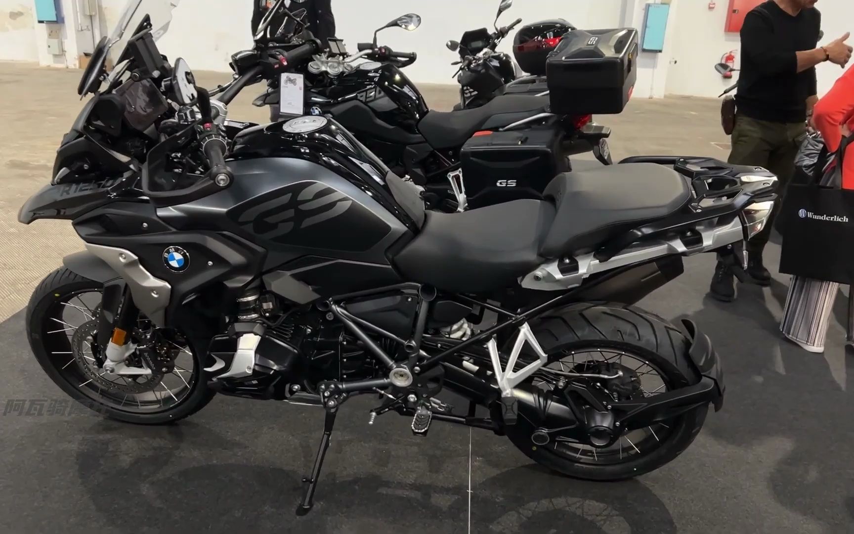 黑色更具质感!宝马23款r1250gs拉力车,领略探险之旅的魅力