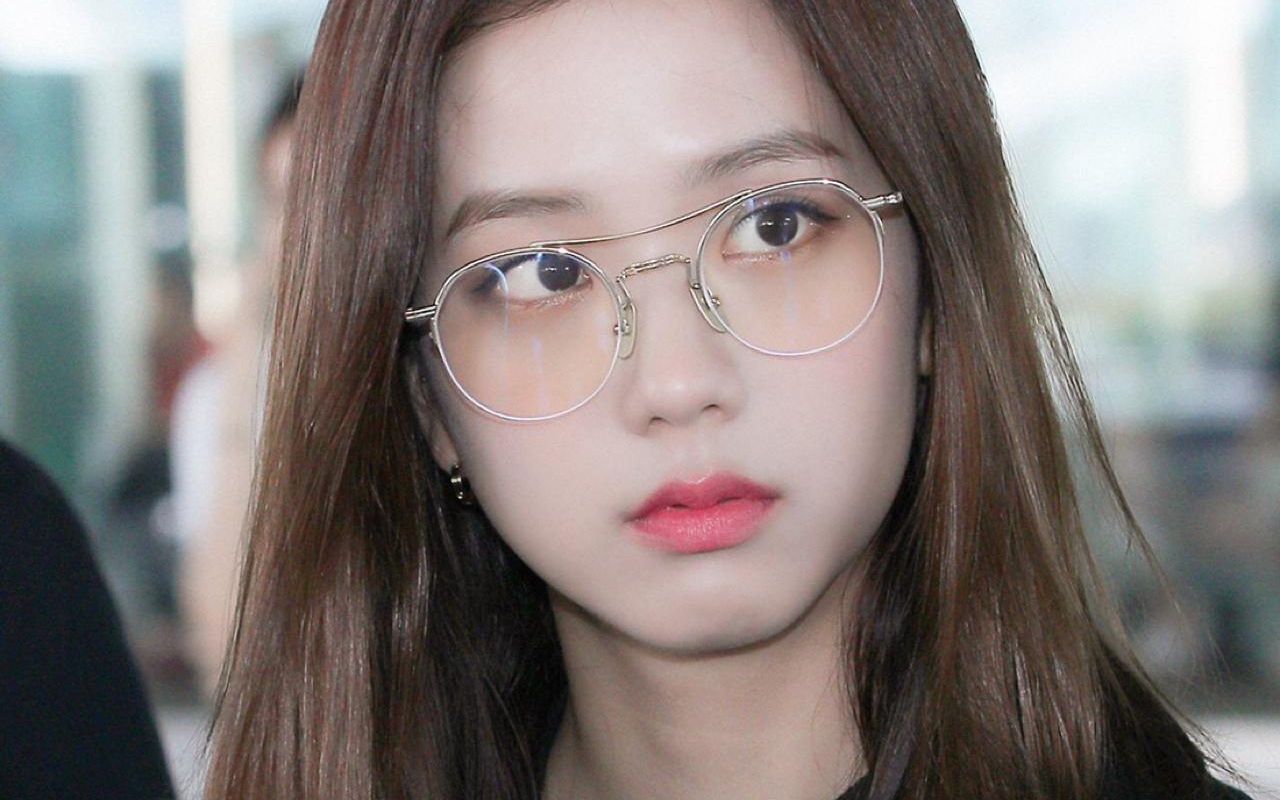 blackpink:金智妮这自信的小表情和声音,虚势妮没错了,好可爱