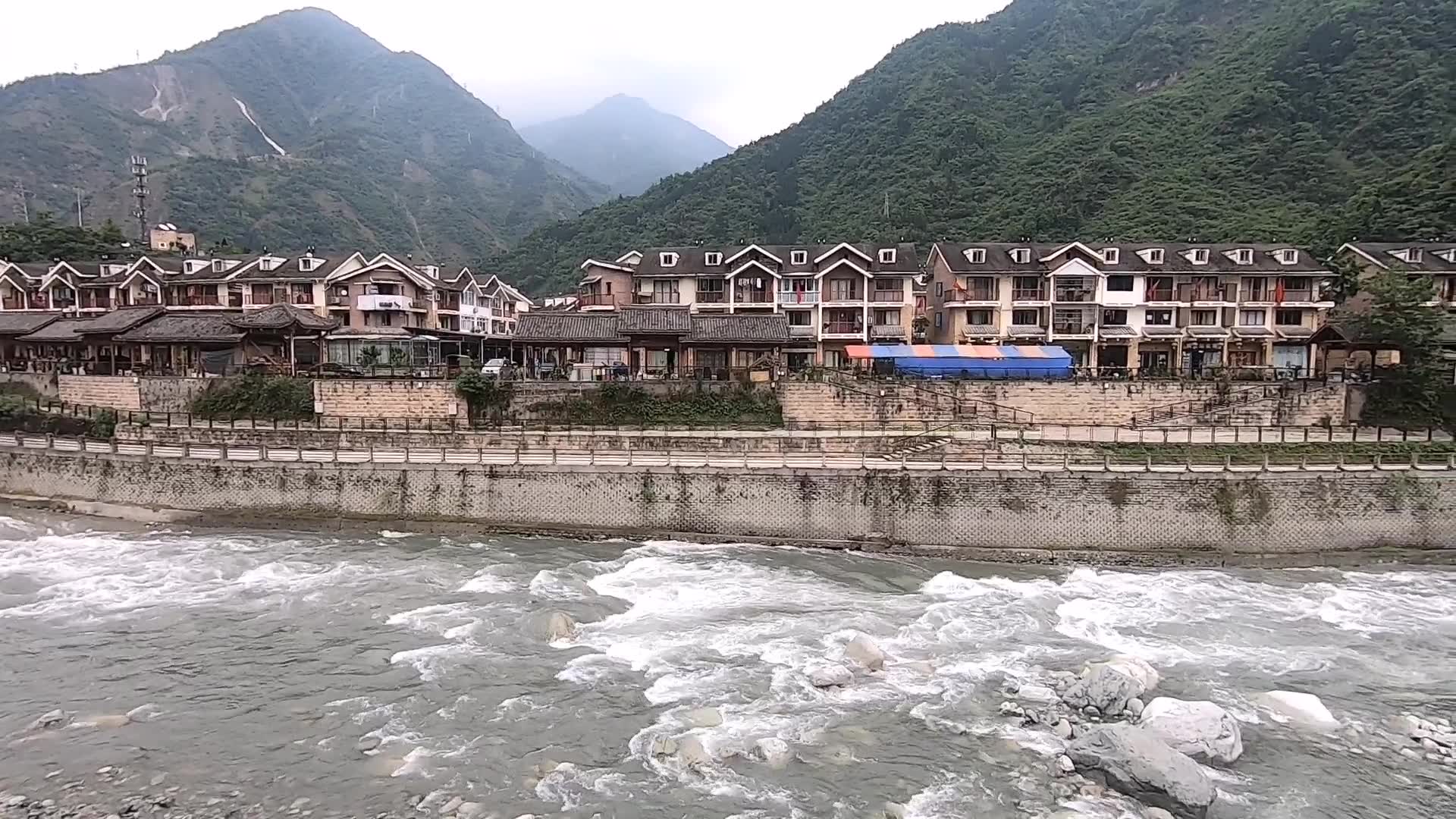 汶川的映秀镇现在建设的太好了,到处都是三层小洋楼,旅游也挺不错哔哩哔哩bilibili