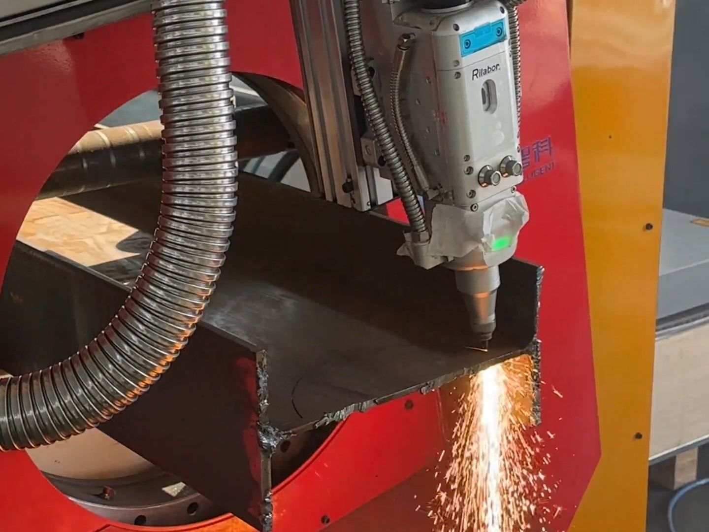 转盘激光切割机 h型钢异型口切割