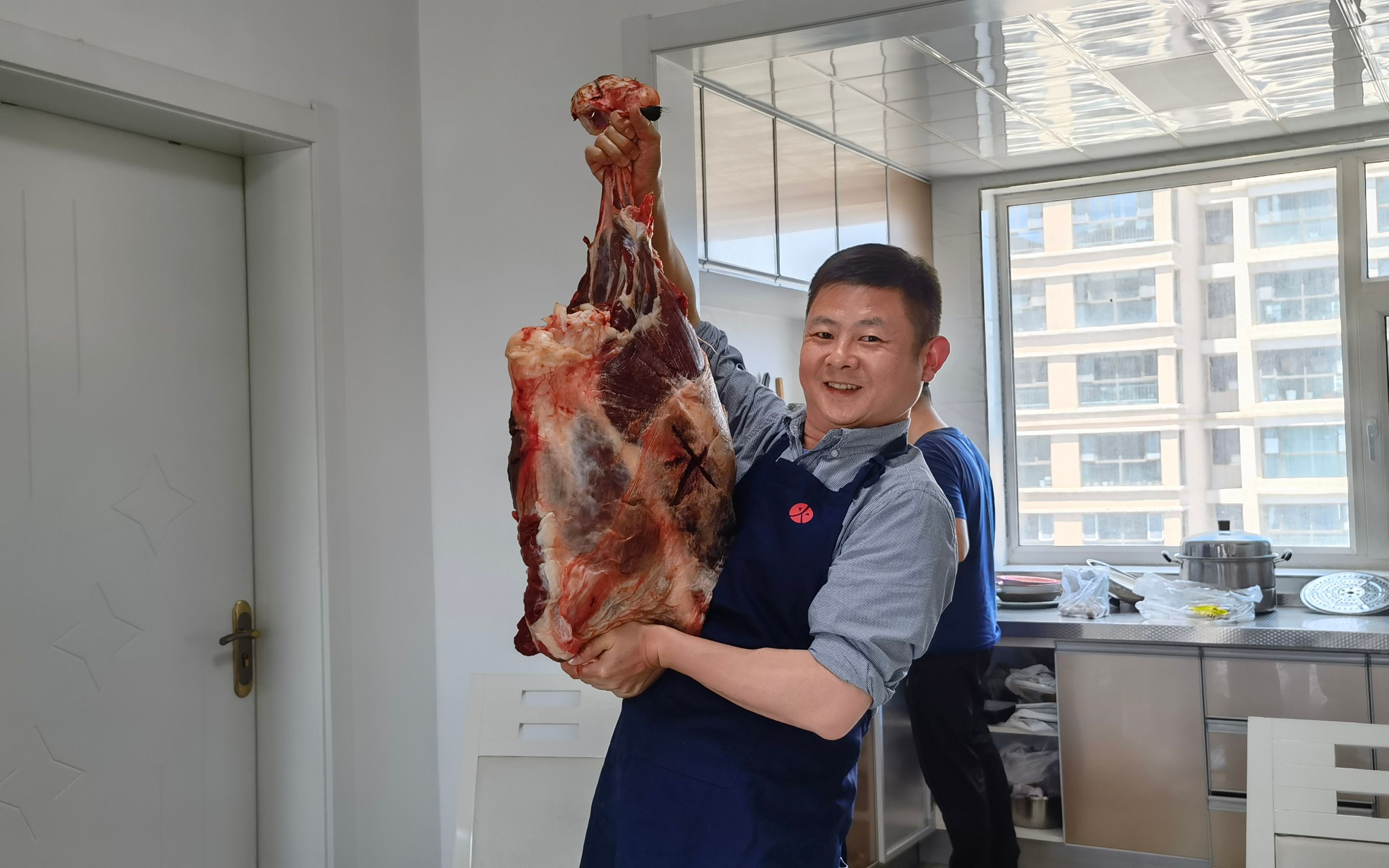 1700块53斤牦牛腿火哥粉丝宴要做哪9道牛肉菜?川菜回家青海14