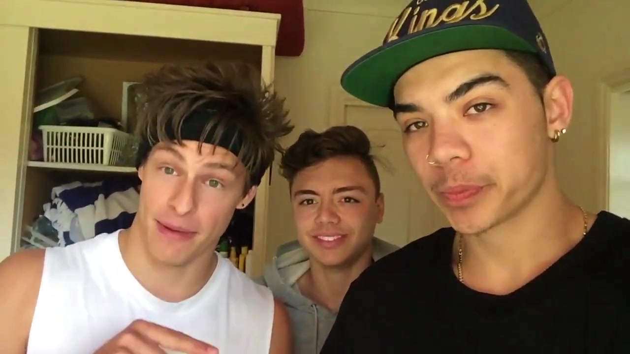 william singe面对睡在家中的兄弟 竟然做出了这样的事!