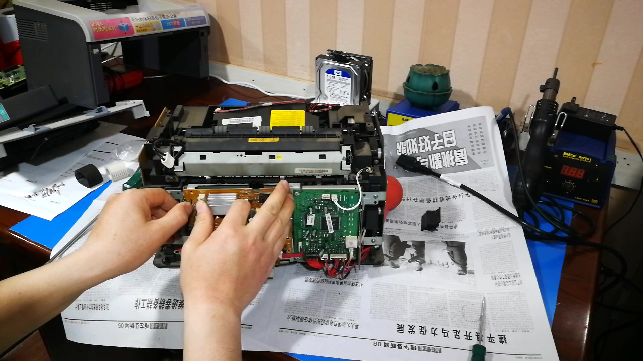 三星2010打印机更换搓纸轮分页器步骤(三)_哔哩哔哩_bilibili