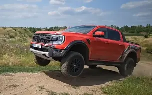 Video herunterladen: 2023福特游侠猛禽Ranger Raptor 3.0 EcoBoost 第一视角驾驶&越野视频 合集