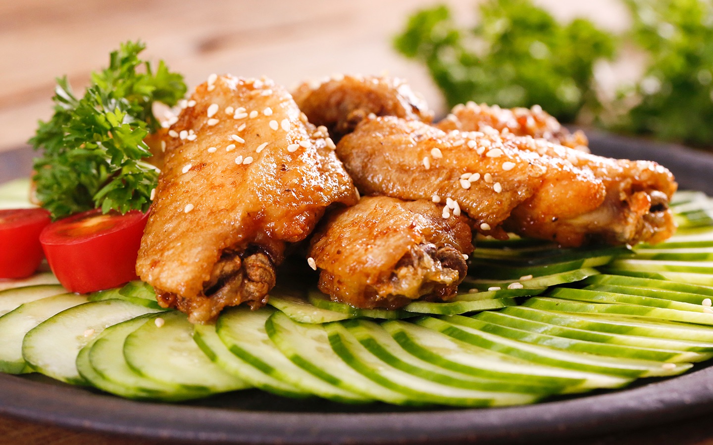 【美食台】酥嫩多汁的炸鸡翅,藏着两个小秘密_哔哩哔哩 (゜-゜)つロ