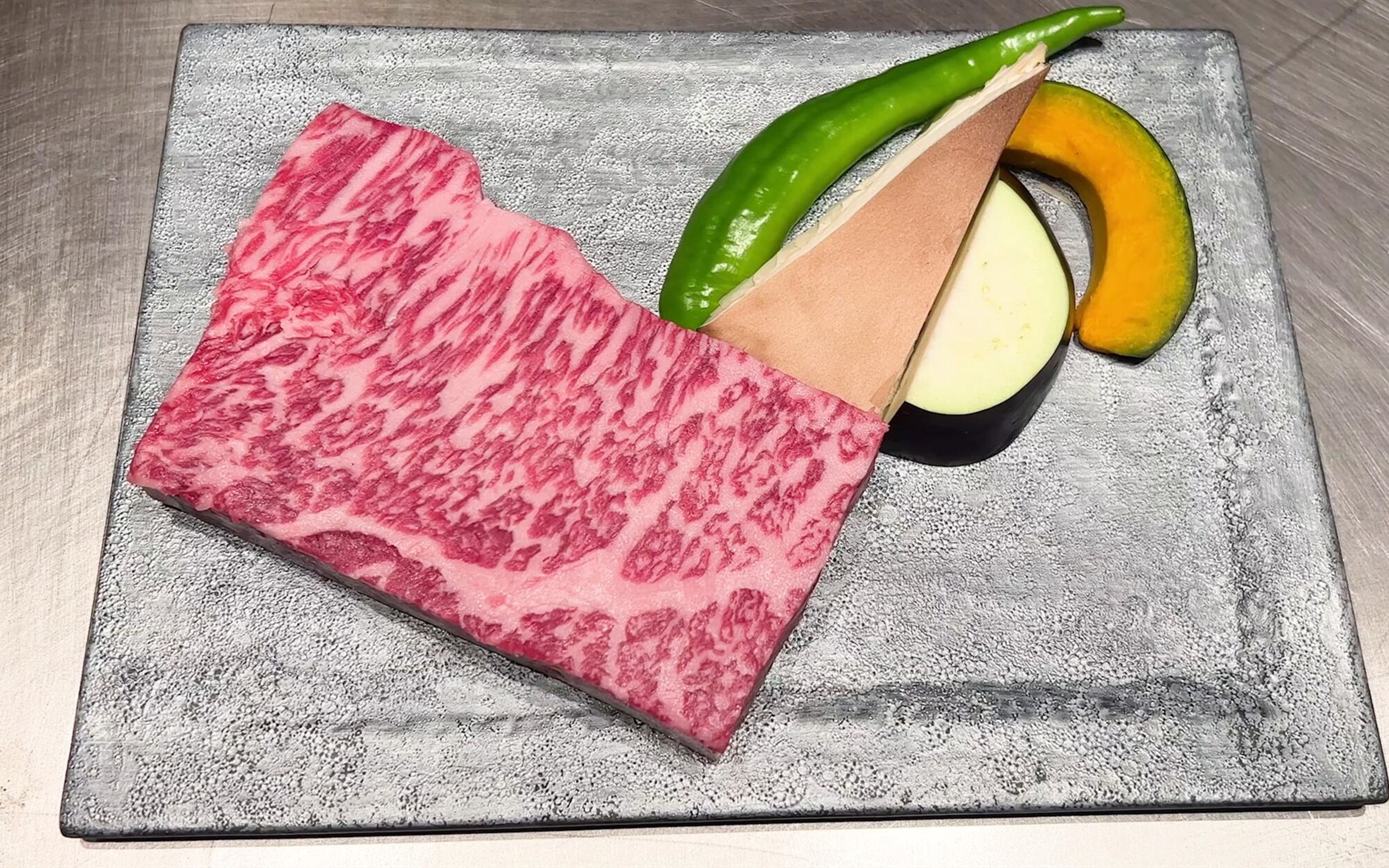 牛肉中的爱马仕近江和牛,日本五星级酒店如何制作铁板和牛?