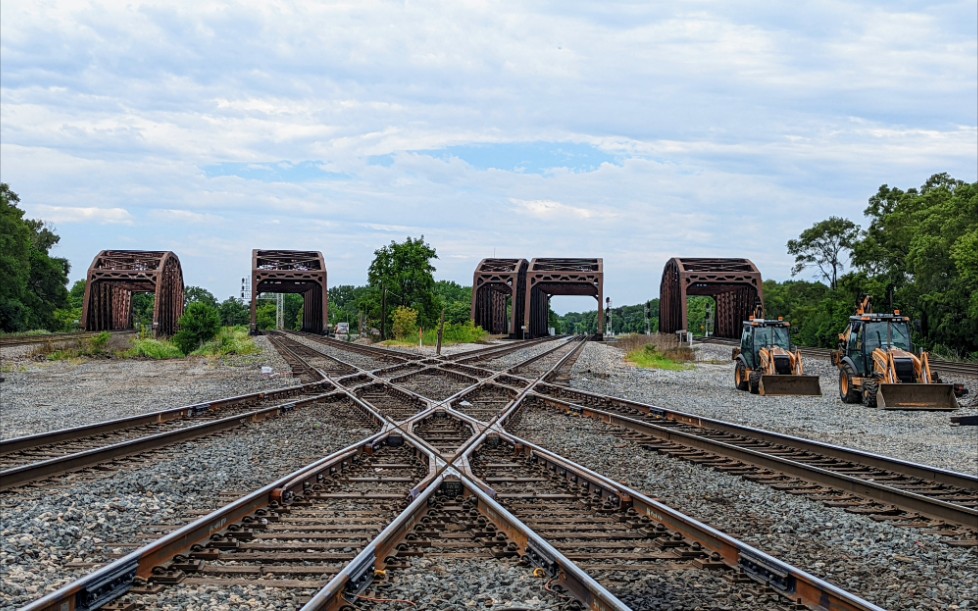 (鸣笛凶猛)2022.08 多组货车通过blue island十字交叉合集