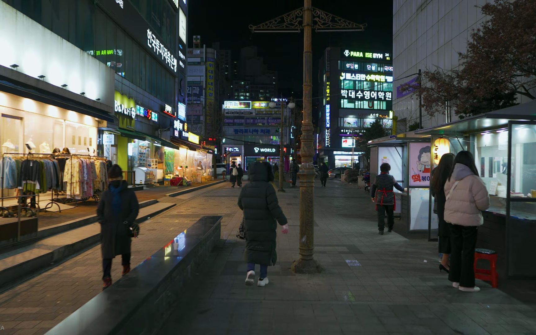 【韩国首尔】夜晚在首尔的街头散步漫步