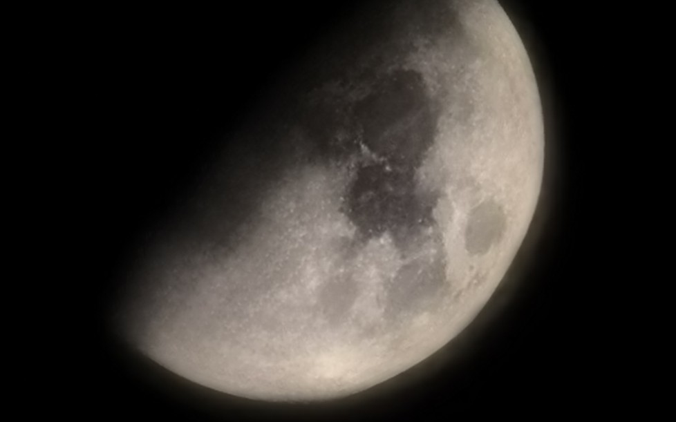 华为mate20pro拍月亮图片