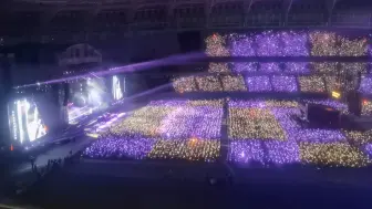 Descargar video: 【张韶涵】太原演唱会5万人合唱《亲爱的那不是爱情》，好多人啊（≧∇≦）