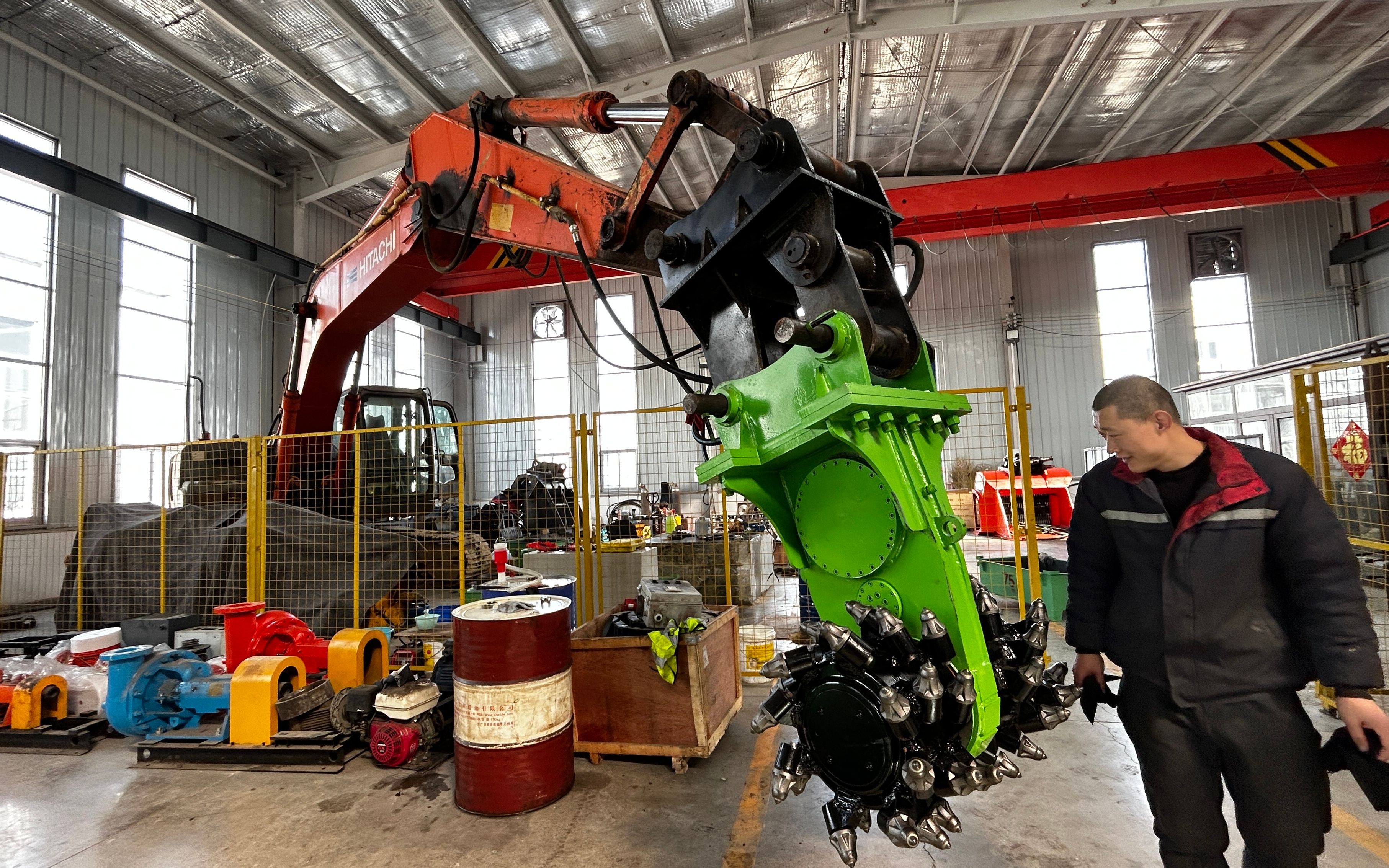 挖掘机属具 挖掘机铣挖机 隧道修复 路面铣刨速度快