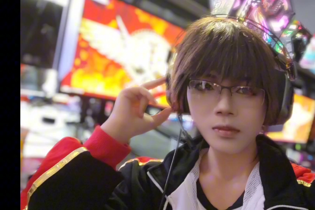 拍摄一天的国家队杀青了,来看看昨天的肖时钦(报一丝把肖队出成b男了)