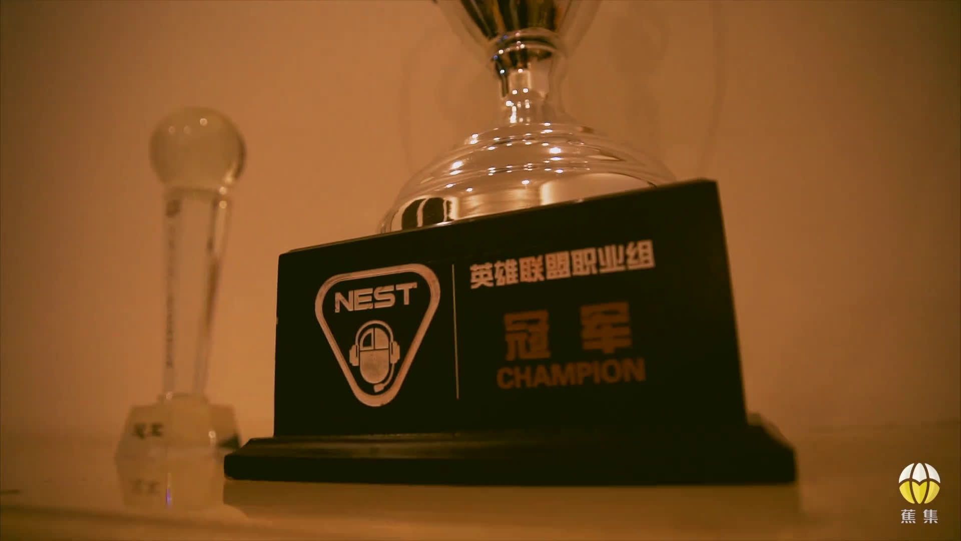 独家 | WE战队LOL分部赴韩国集训送机画面!电