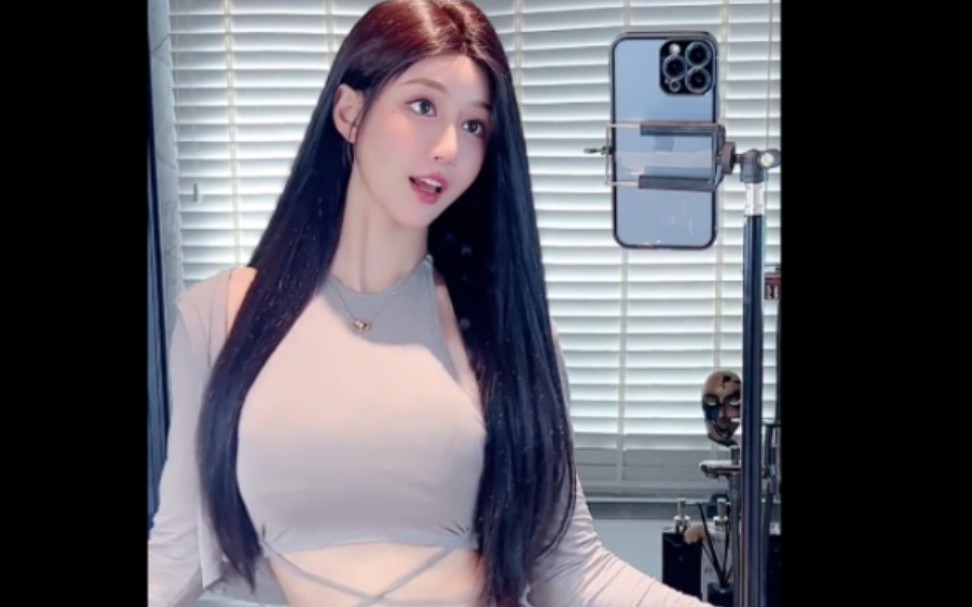 抖音美女【馨妍】为什么别人叫美女,管我叫铁子,难道我脑子里有锈吗?