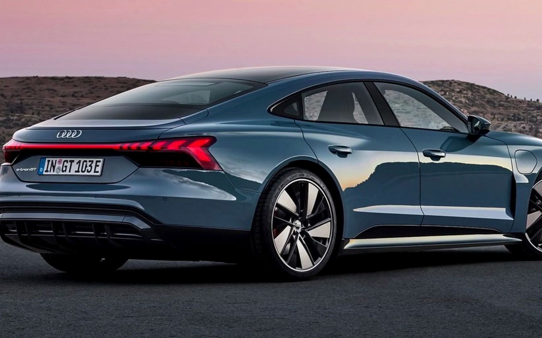 奥迪e tron gt quattro 2022试驾,没有了托森差速器的夸戳_哔哩哔哩