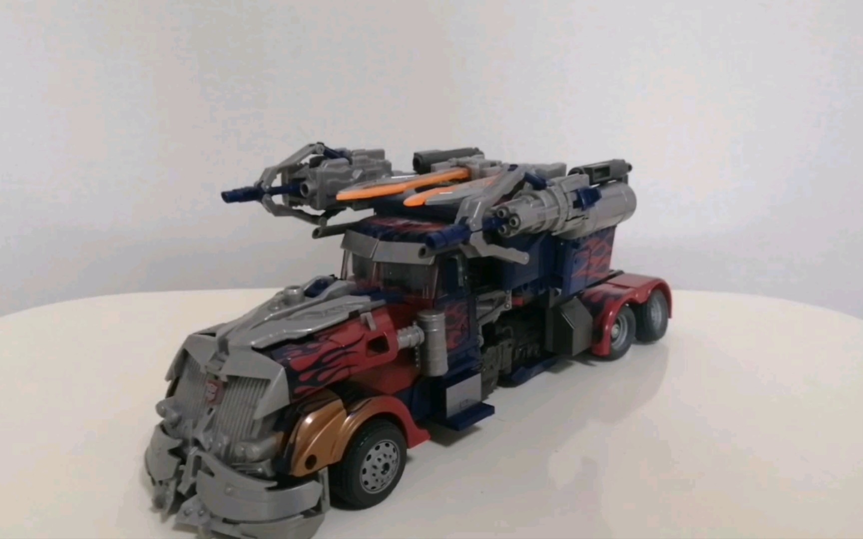 碉堡的帅气爆甲 变形金刚da28突击擎天柱