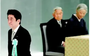 Скачать видео: 日本天皇首提深刻反省二战 被指有意敲打安倍