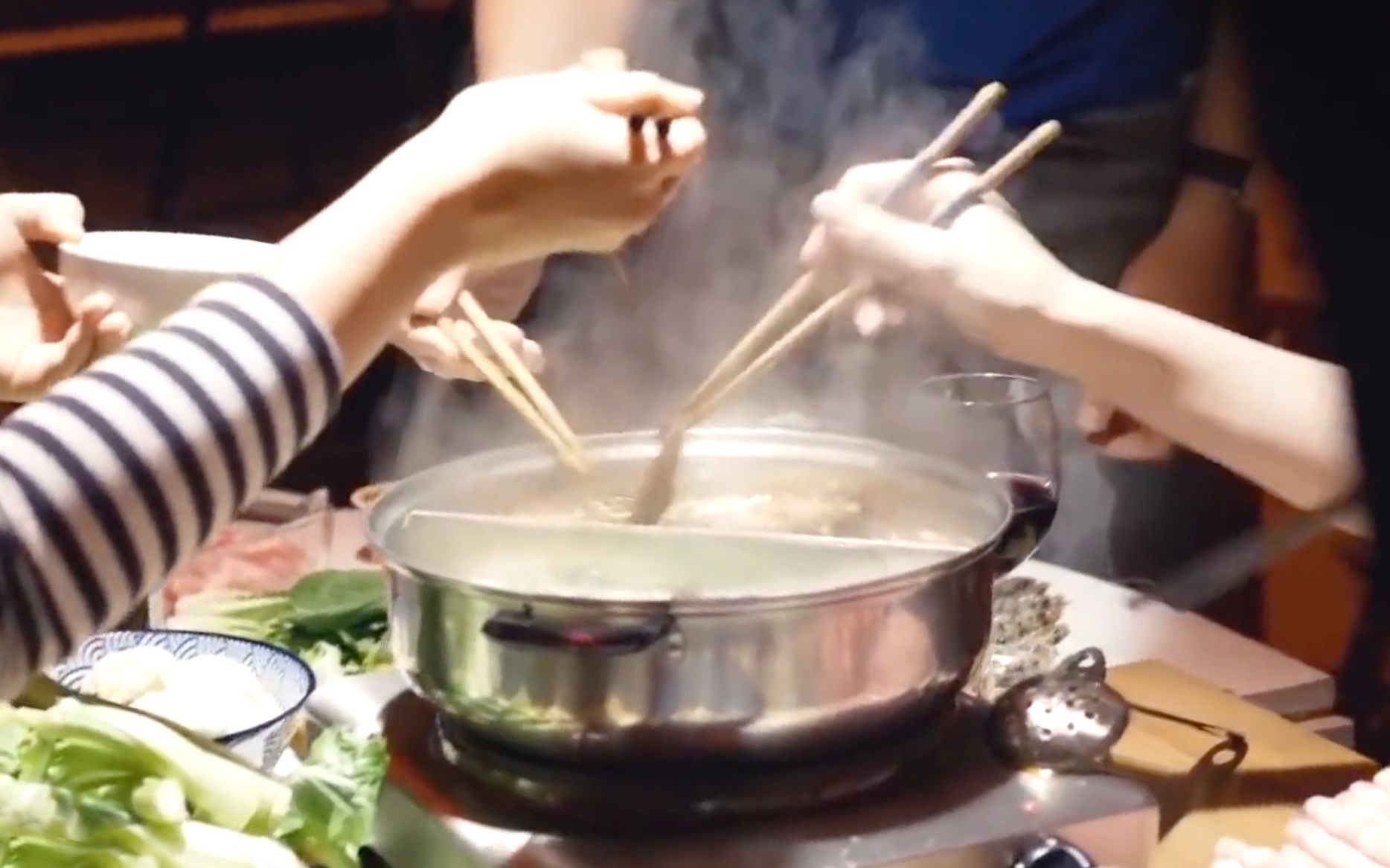 【FUNG BROS. 】教你自制粤式火锅/打边炉【生肉】BEST WAY TO EAT CANTONESE HOT POT AT HOME!哔哩哔哩bilibili