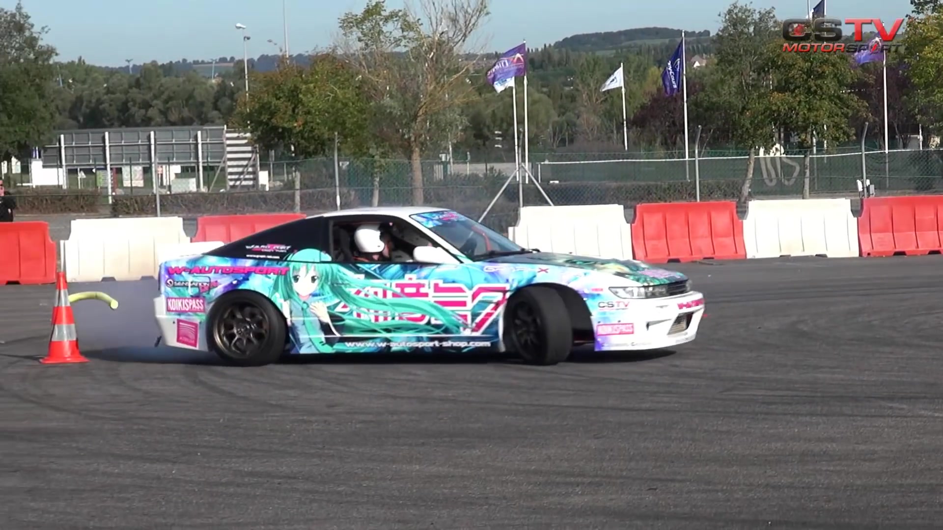 日产 雪尔80(nissan sil80)初音版痛车 漂移_哔哩哔哩 (゜-゜)つロ