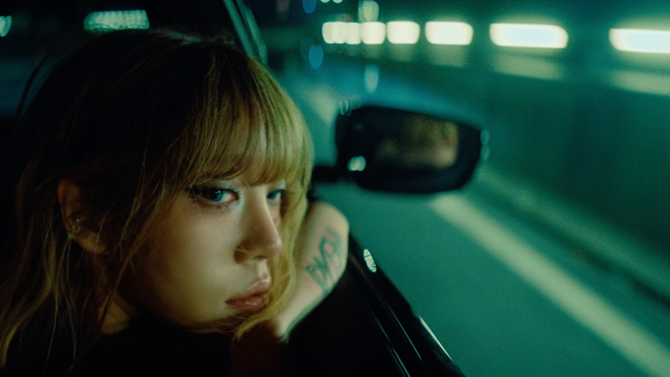 【Kyra Zilver-"Hangover Love宿醉爱"】★Official Music Video☆