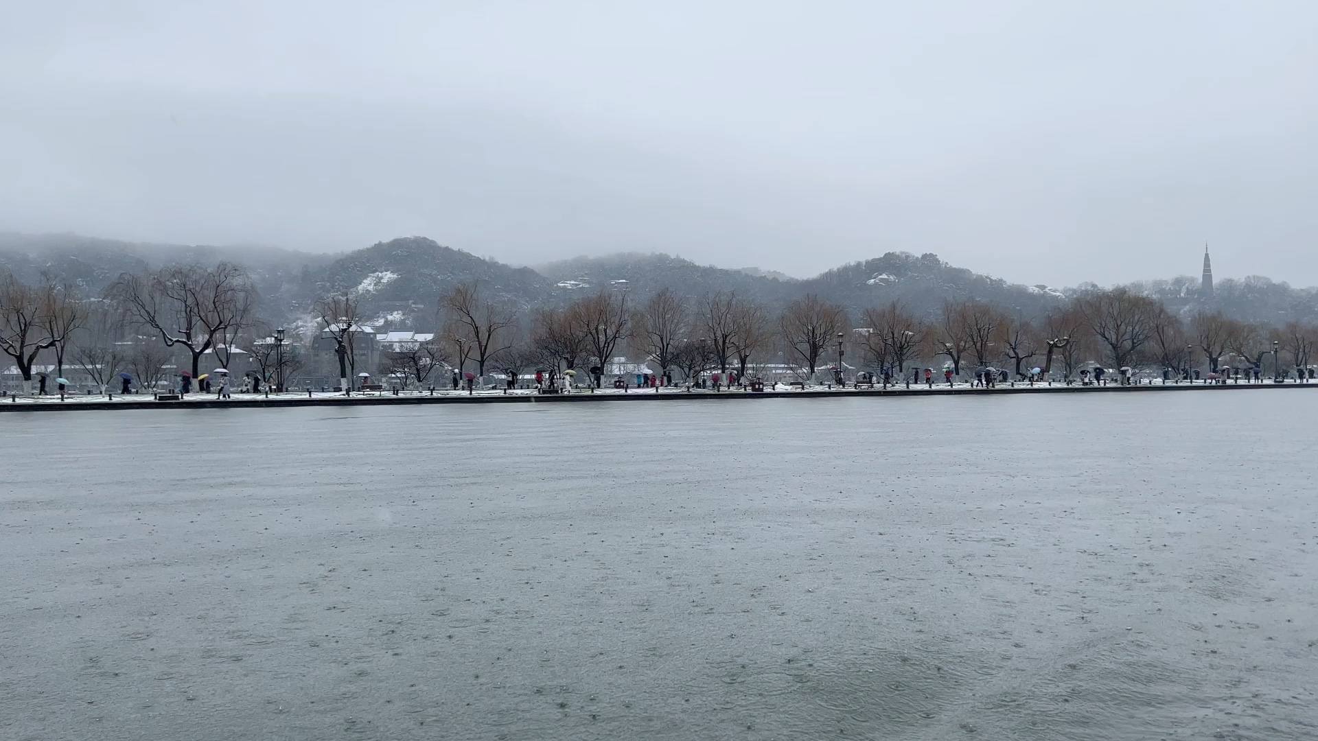 【西湖雪景】坐新环湖游船欣赏西湖雪景哔哩哔哩bilibili