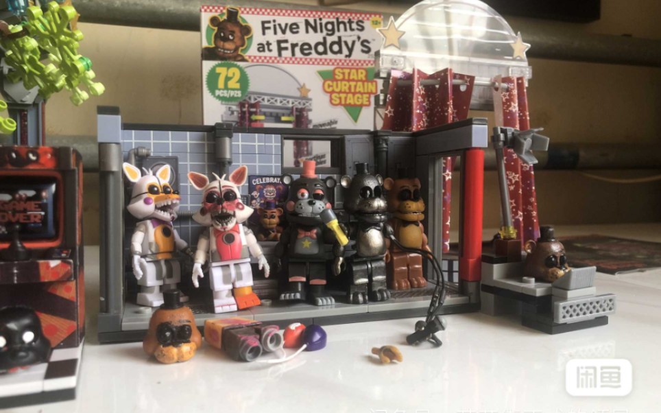 麦克法兰fnaf 五代保安室(没有烟斗)(一些场景)(一些人仔)(还有赠品)