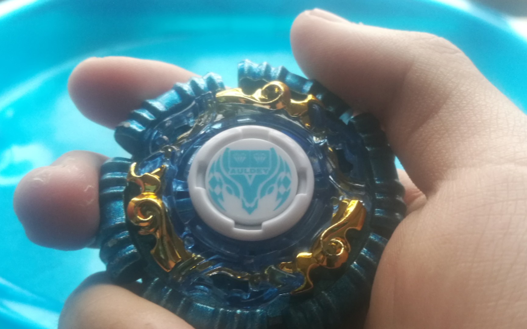 王座系列,冠军平衡 破天巨锤Ⅴ陀螺对战视频(个人认为长得像蓝莓)