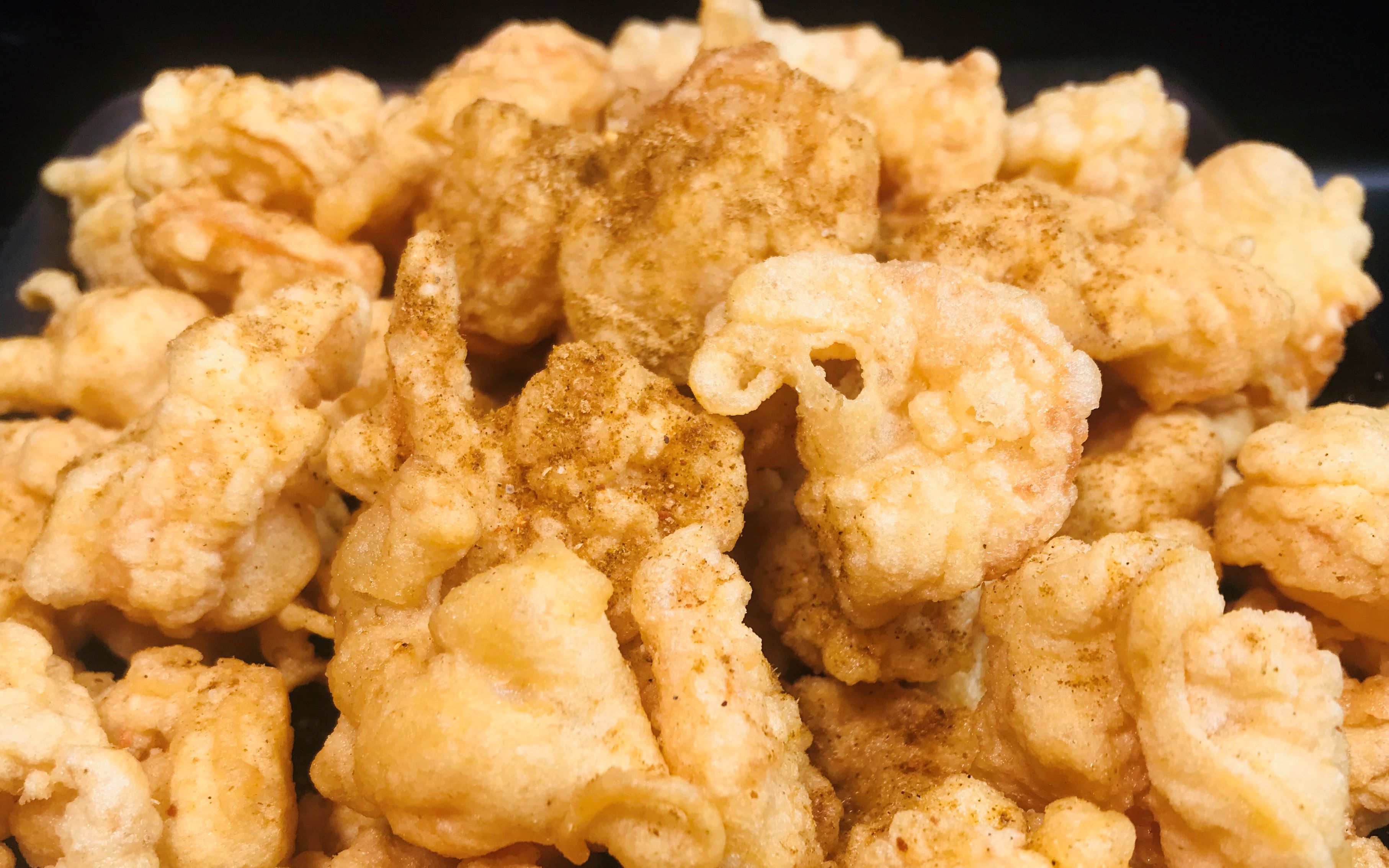 饭店特色菜软炸虾仁,酥脆爽口,味道不一般,爱吃虾的朋友别错过