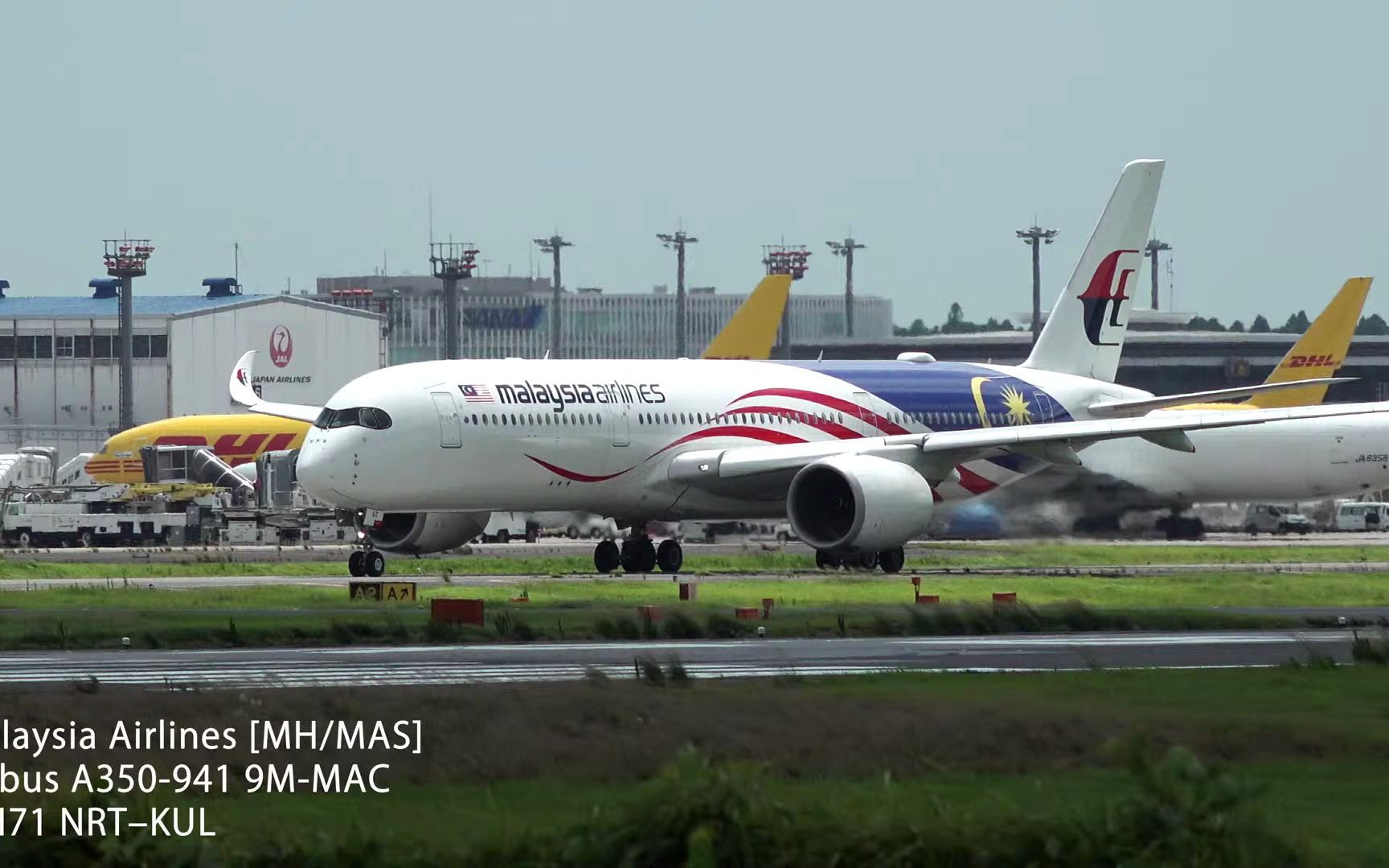 马航a350 9m-mac|成田空港