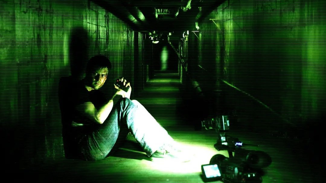 一口气看完 "高分伪记录片佳作" 《墓地邂逅》 超级恐怖 胆小者勿看