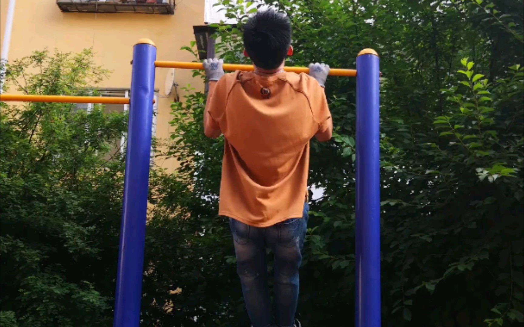 晨练拉引体向上!4-4-2 引体训练还是有点进步的