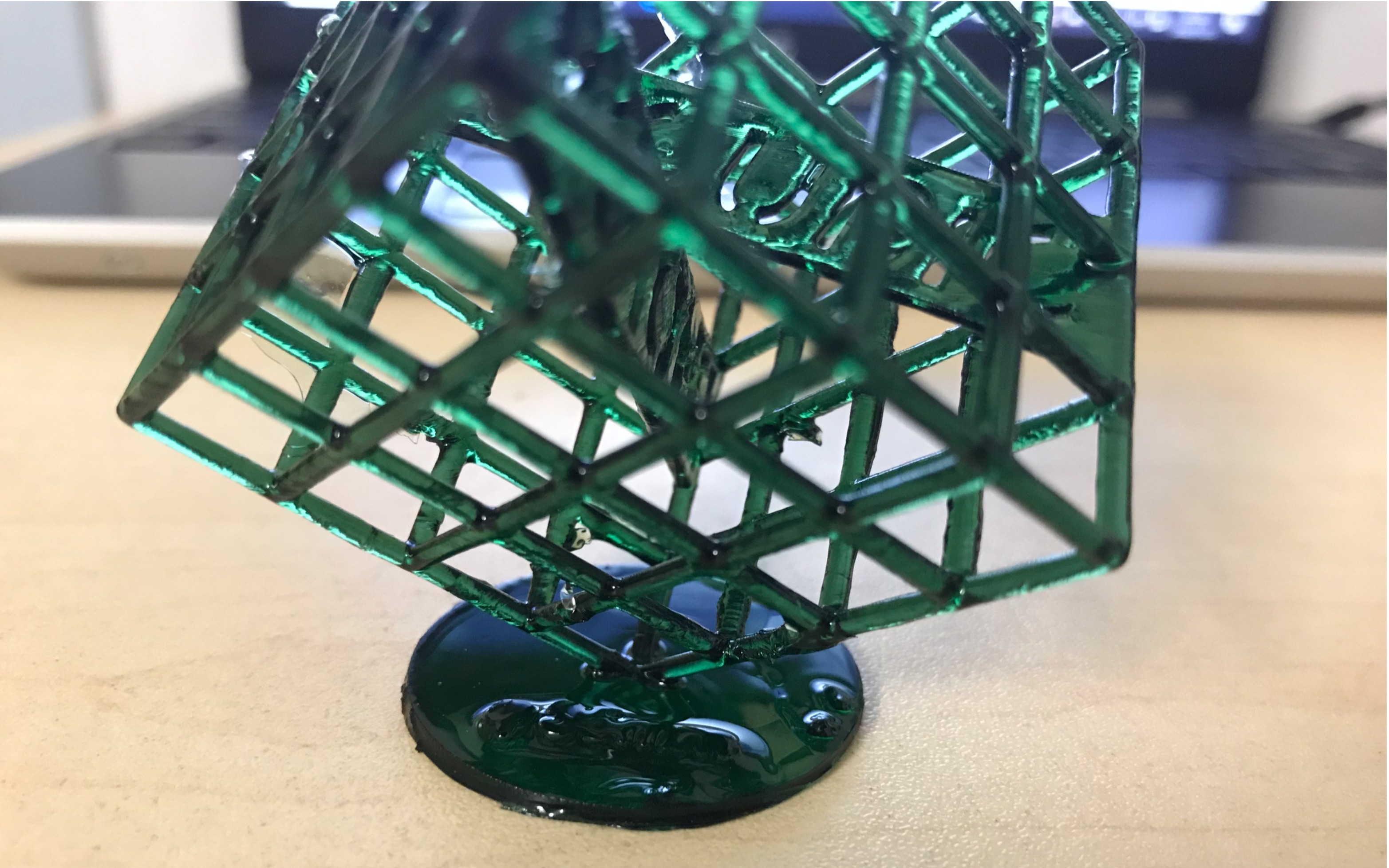 详解光固化3d打印机由于刚肝了一个新的3d模型肝了好久嘴有点儿瓢有点