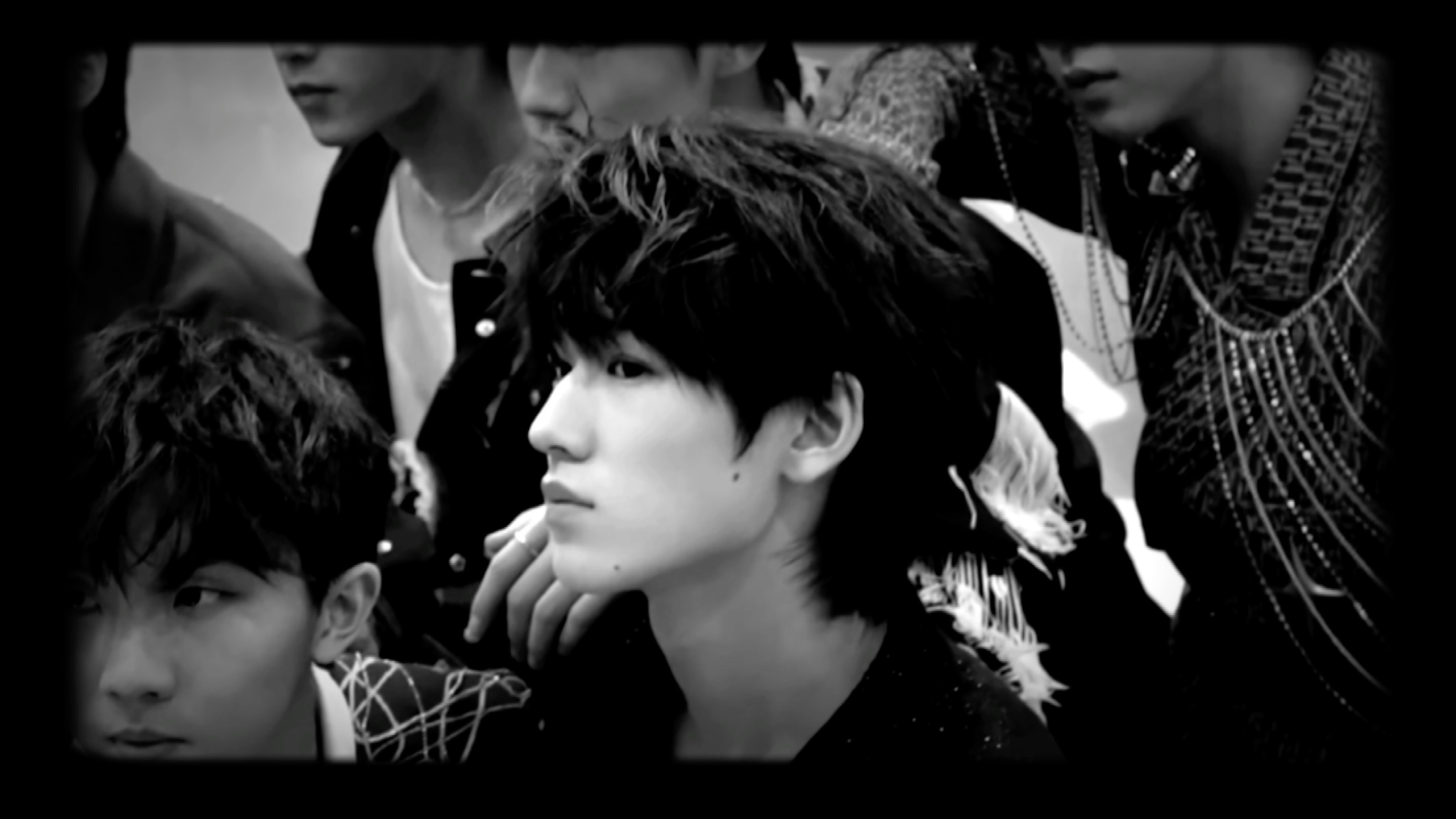 活动作品宋亚轩黑西装配冷脸轩哥