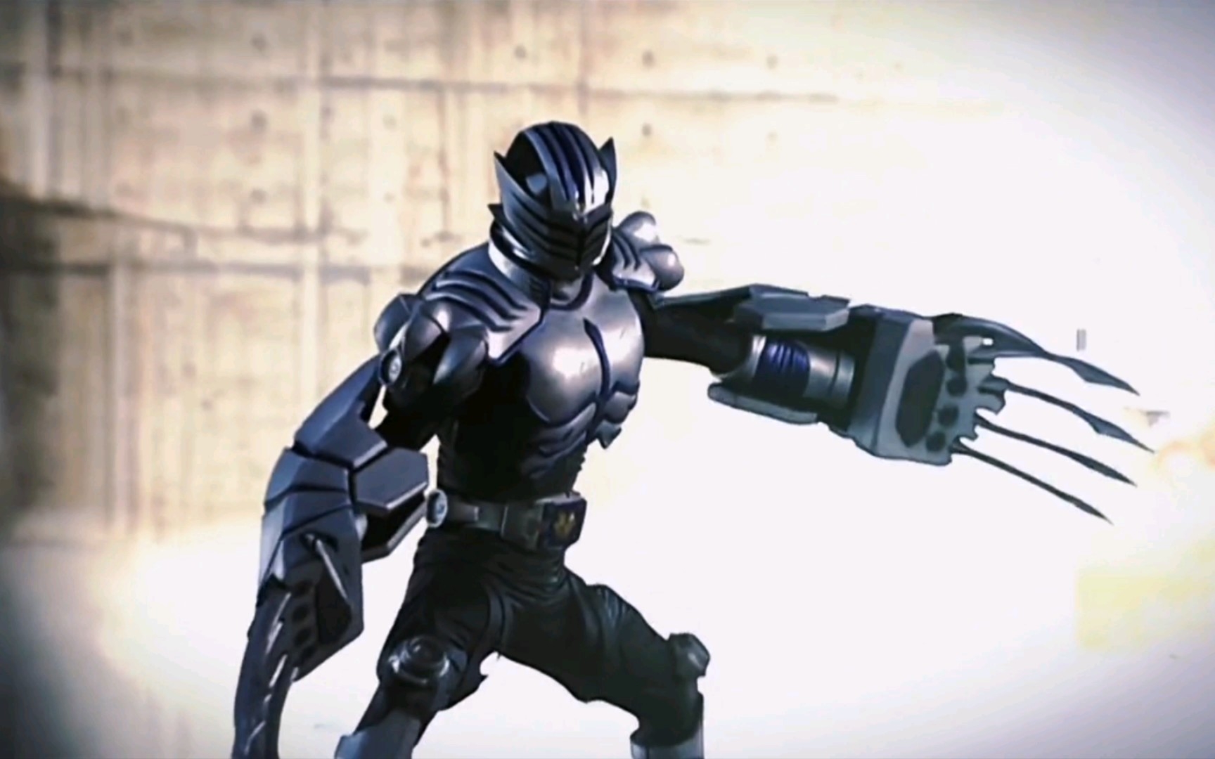 不服就把你按在地上摩擦假面骑士大牙