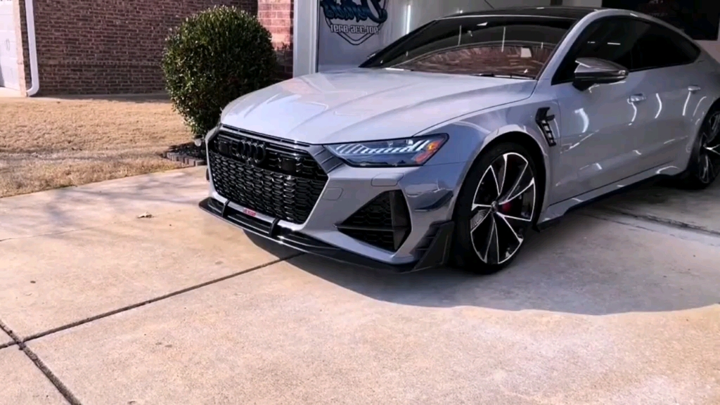 最帅的rs7水泥灰,不知道迷到你们没有! "奥迪rs7