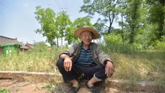 山顶人家曾经吃水难，挑水需要跑几里下到沟底，为啥说想都不敢想