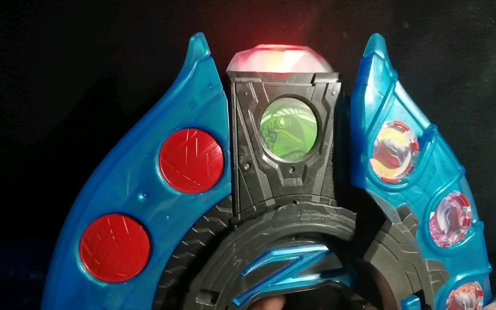 试玩一个国代泽塔升华器,反派小哥可以当奥特曼吗