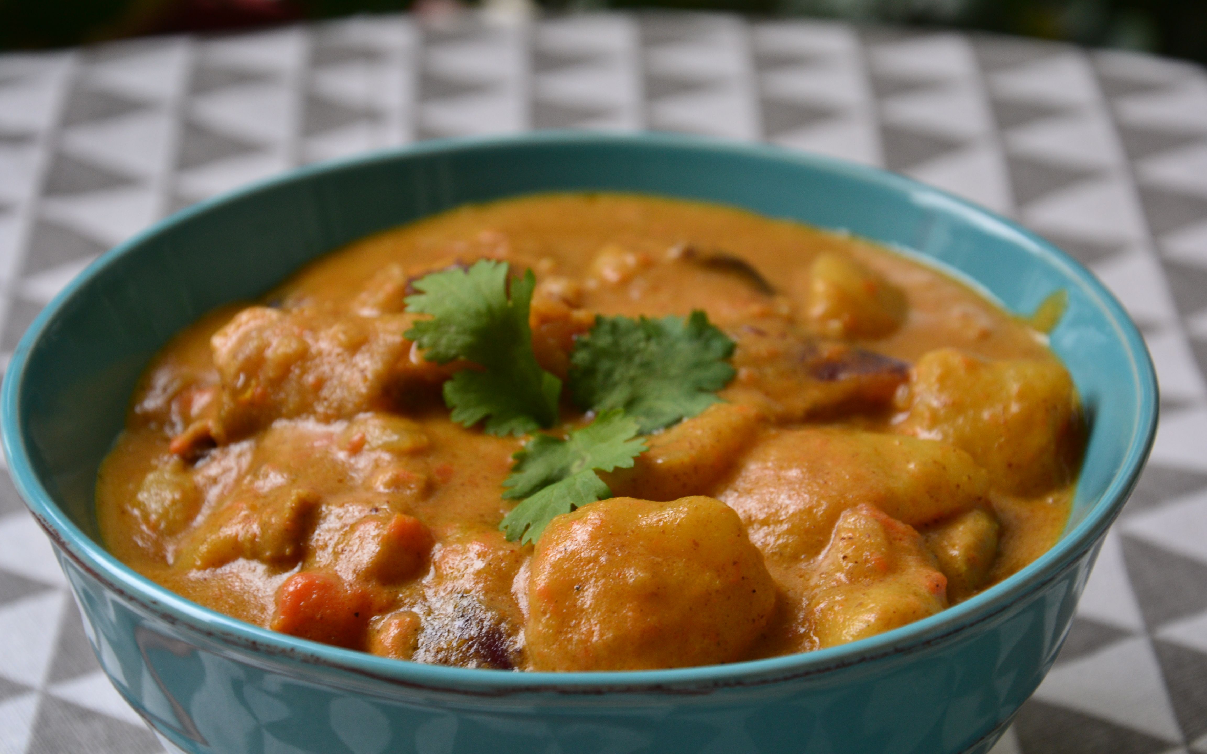 暖呼呼的泰式咖喱鸡【咖喱鸡赛高 23(29˙o˙29)23】