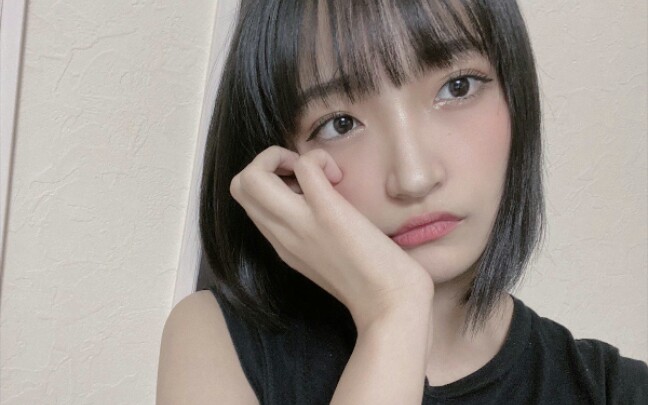 小川桜花弹吉他