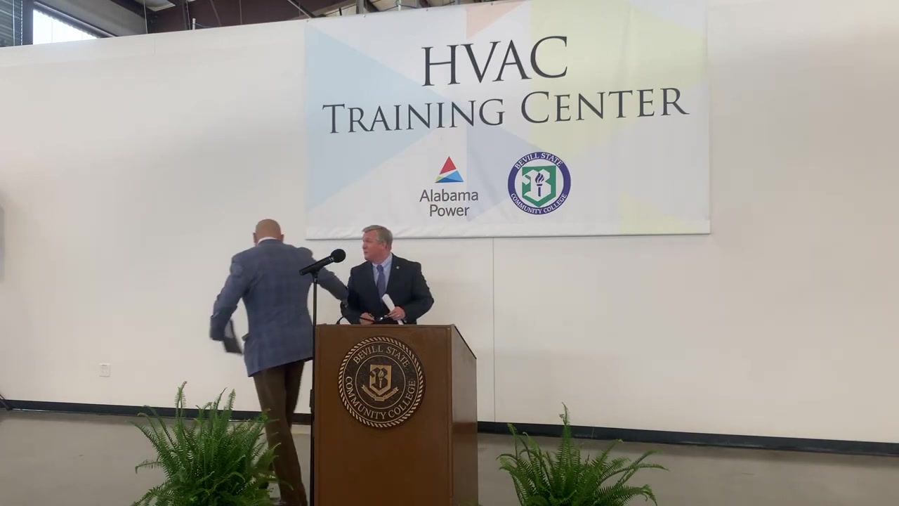 [图]Bevill State & Alabama Power HVAC Fast Track Graduation