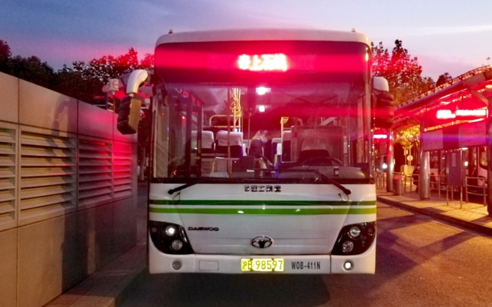 金山巴士上海上石线原沪石专线公交车终点站上海南站南广场离站上海