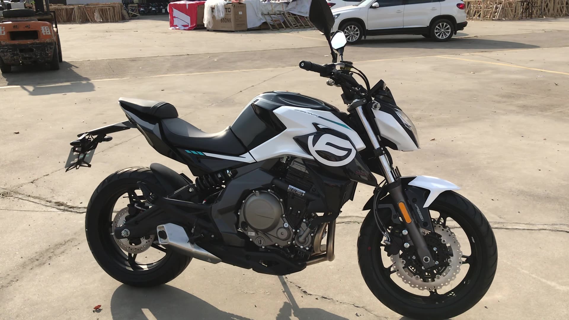 老徐爱摩托2020春风650nk中量级运动鞋街车