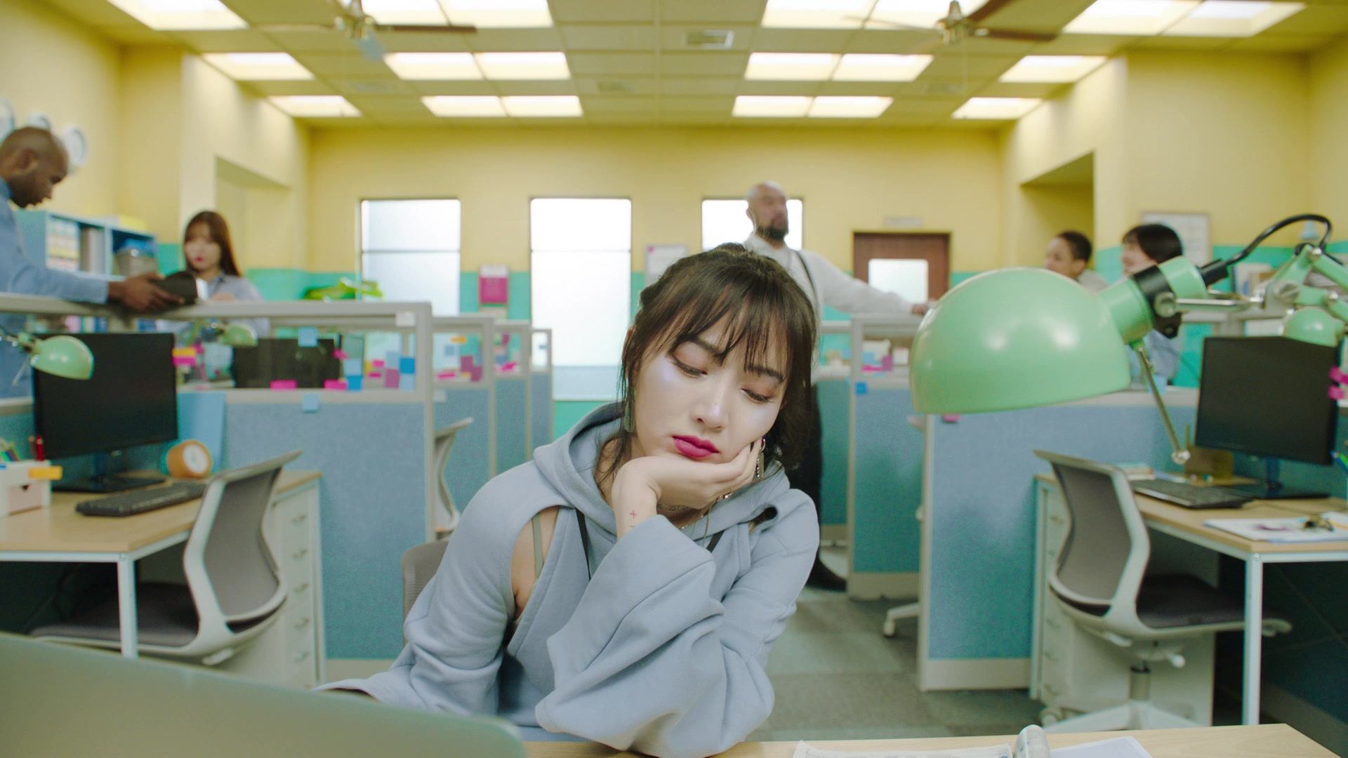 《mood》mv惊喜上线~孟佳&王嘉尔化身"解压精灵",带来good mood~!