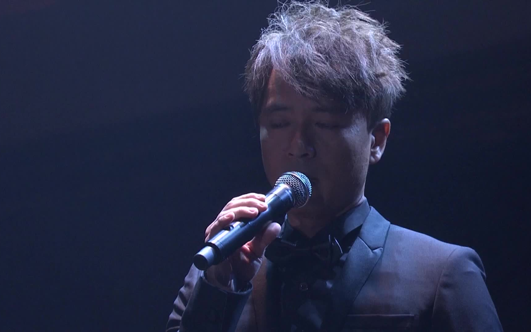 李克勤翻唱哥哥张国荣《风继续吹》