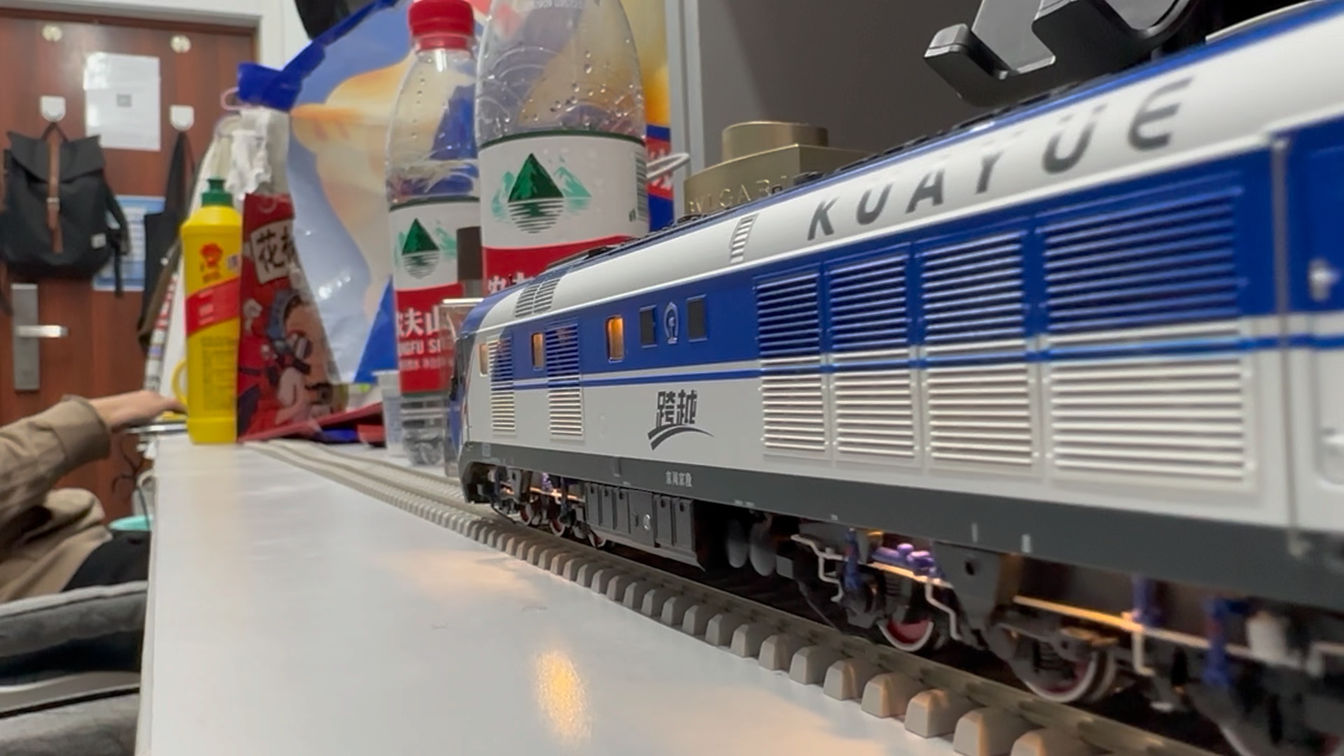 【新车入段】红星sinomodel第二版df11g超哥音效试车