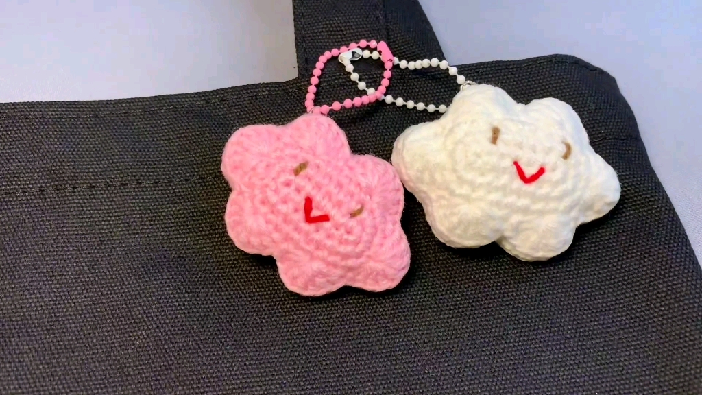 钩针云朵 Amigurumi|钩织云朵钥匙扣|包包挂件|钩针小礼物创意DIY哔哩哔哩bilibili