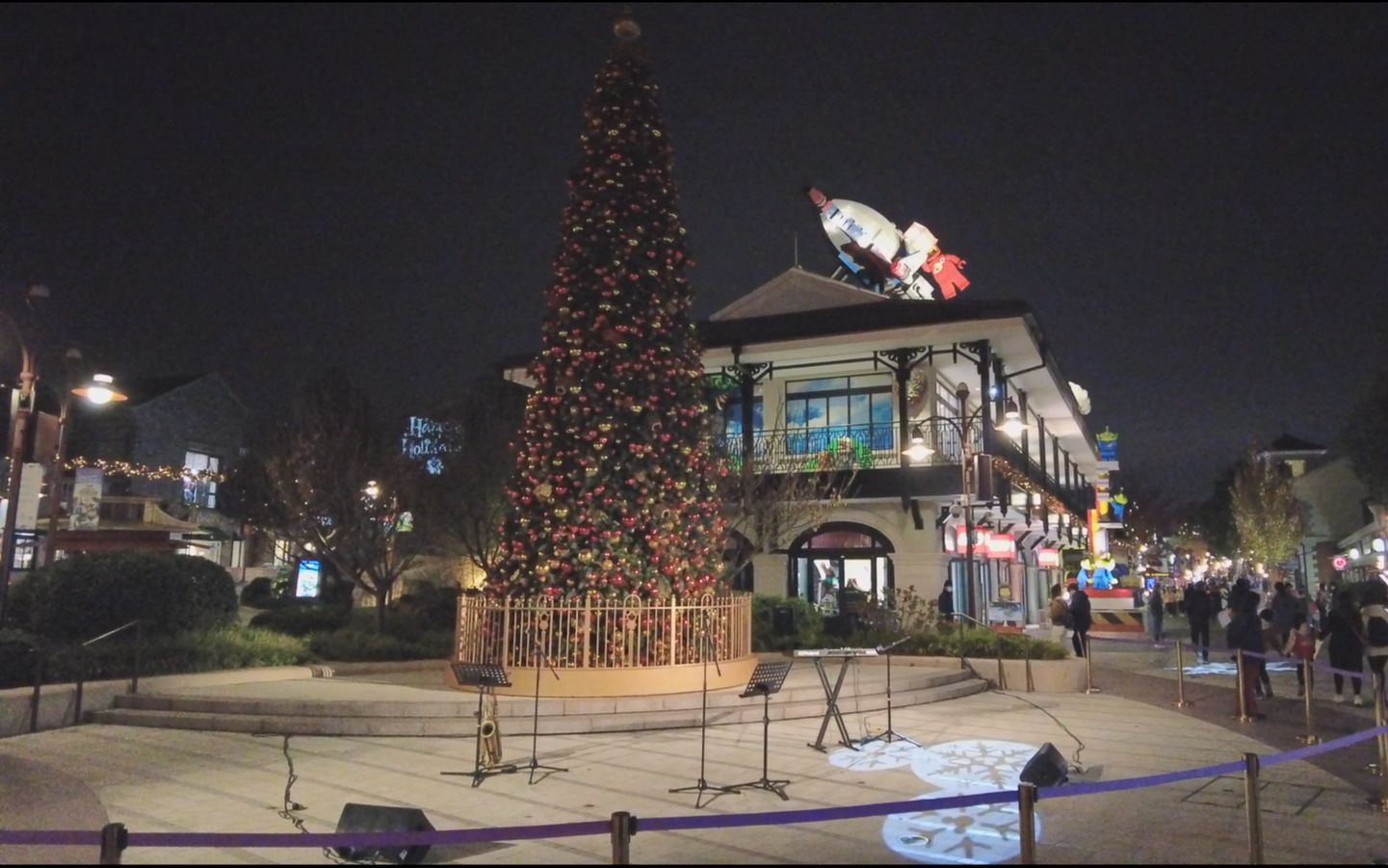 【2020 圣诞季】步行&街拍 迪士尼小镇 夜景(二)_哔哩哔哩 (゜-゜)つ