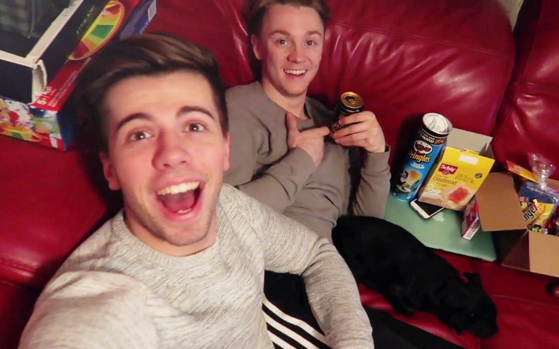 【弹幕中字】[dan&jon]情侣生活日常25:和酱蛋一起过圣诞 christmas