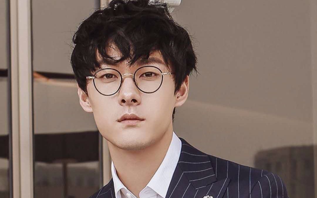 连线张雨剑:什么是一本正经的搞笑?社会你骆哥,在线嘚吧嘚儿