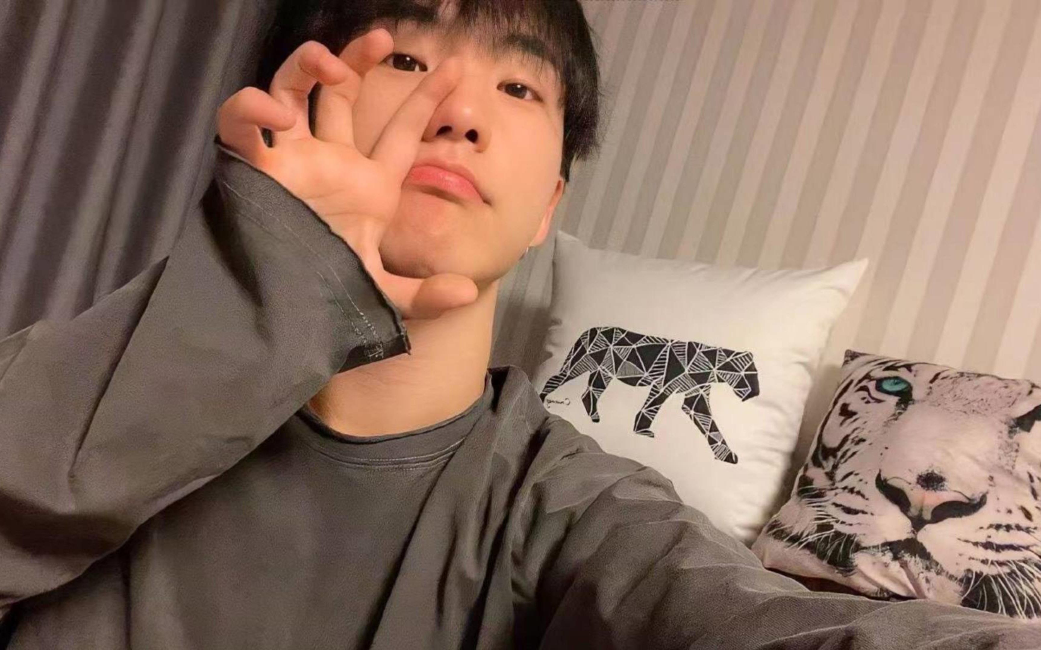 【hoshi权顺荣】反差感